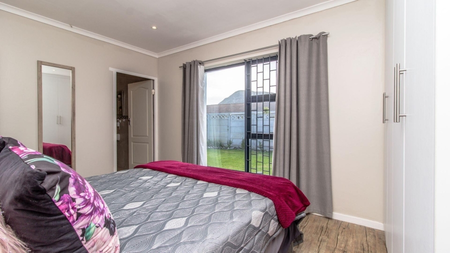 3 Bedroom Property for Sale in Franskraal Western Cape